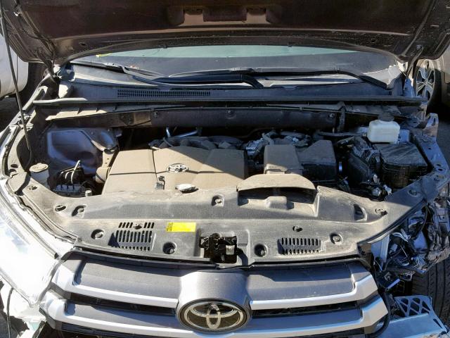 5TDKZRFHXKS306459 - 2019 TOYOTA HIGHLANDER GRAY photo 7