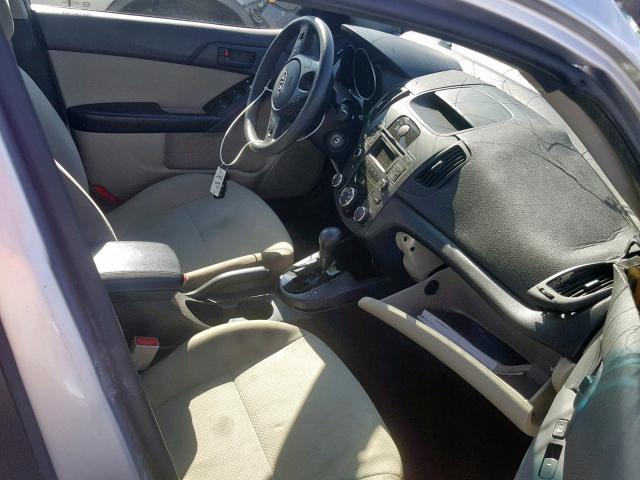 KNAFU4A25A5854599 - 2010 KIA FORTE EX SILVER photo 5