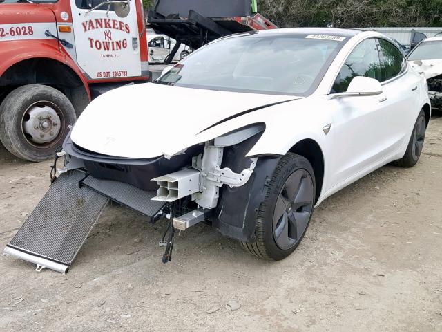 5YJ3E1EA1JF013252 - 2018 TESLA MODEL 3 WHITE photo 2