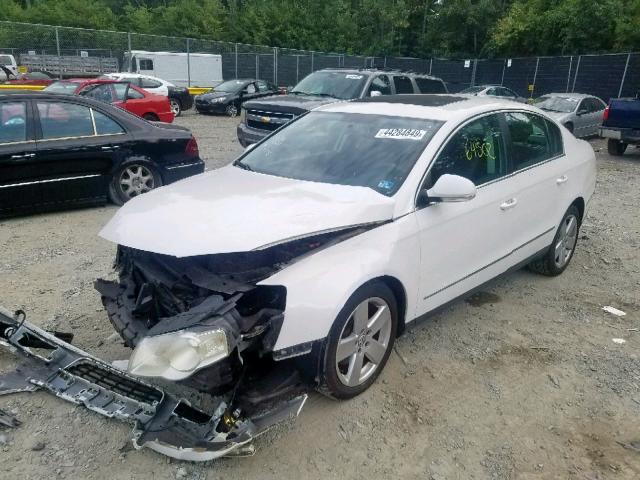 WVWJK73C39P057309 - 2009 VOLKSWAGEN PASSAT TUR WHITE photo 2