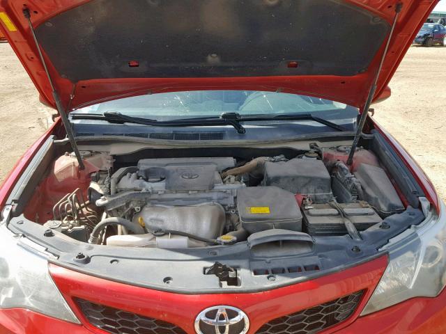 4T1BF1FK1CU546384 - 2012 TOYOTA CAMRY BASE RED photo 7