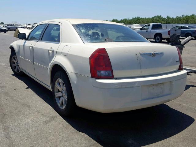 2C3LA43R17H785912 - 2007 CHRYSLER 300 WHITE photo 3