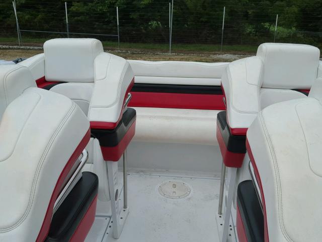 AGC60010H697 - 1997 BAJA MARINE 38 WHITE photo 6