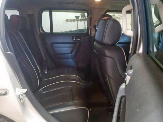 5GTDN136368175886 - 2006 HUMMER H3 SILVER photo 6