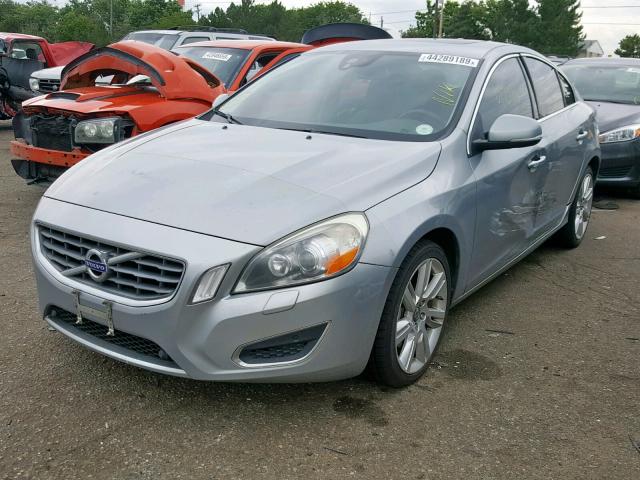 YV1902FH0B2013722 - 2011 VOLVO S60 T6 SILVER photo 2