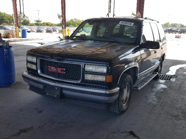 1GKEC13R0XJ800335 - 1999 GMC YUKON BLACK photo 2