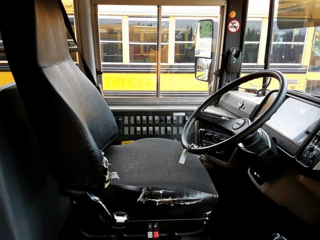 4UZAAXDC96CV36978 - 2006 FREIGHTLINER CHASSIS FS YELLOW photo 5