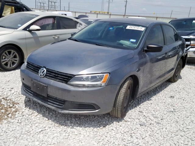 3VW2K7AJ4BM068575 - 2011 VOLKSWAGEN JETTA BASE GRAY photo 2