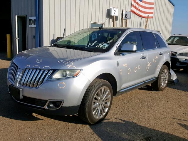 2LMDJ8JK9BBJ04632 - 2011 LINCOLN MKX SILVER photo 2