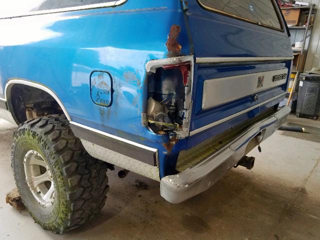 1B4GW12T9FS597055 - 1985 DODGE RAMCHARGER BLUE photo 9