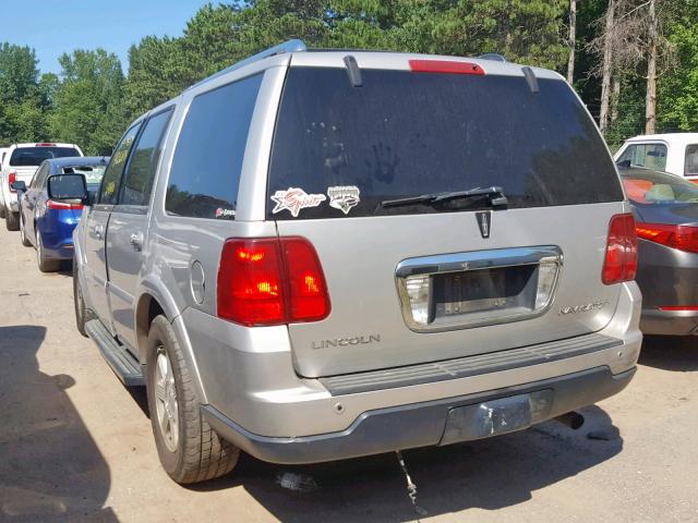 5LMFU28586LJ24754 - 2006 LINCOLN NAVIGATOR SILVER photo 3