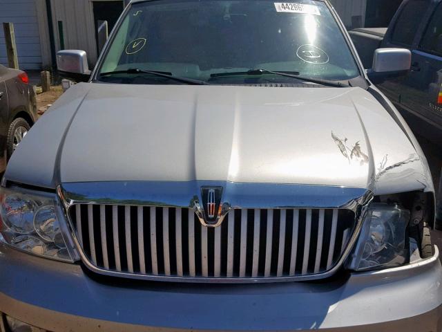 5LMFU28586LJ24754 - 2006 LINCOLN NAVIGATOR SILVER photo 7