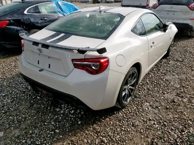 JF1ZNAA1XH8708099 - 2017 TOYOTA 86 BASE WHITE photo 4