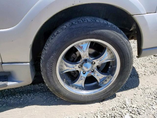 5LMPU28A3YLJ11513 - 2000 LINCOLN NAVIGATOR 银色 照片 9