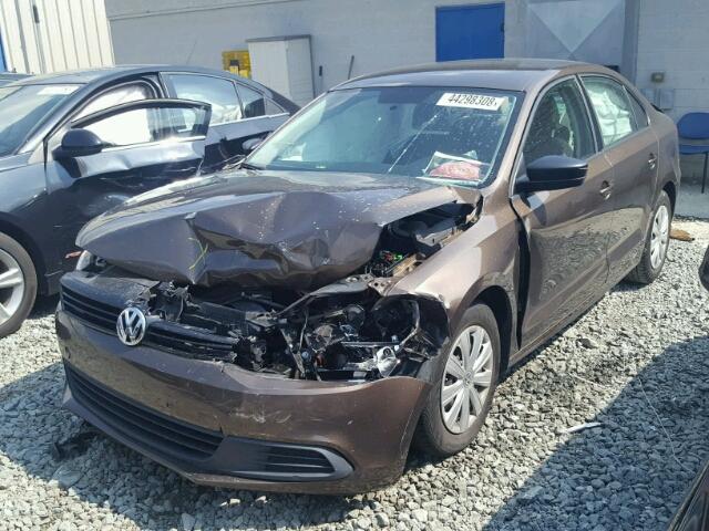 3VW2K7AJ6EM218612 - 2014 VOLKSWAGEN JETTA BASE BROWN photo 2