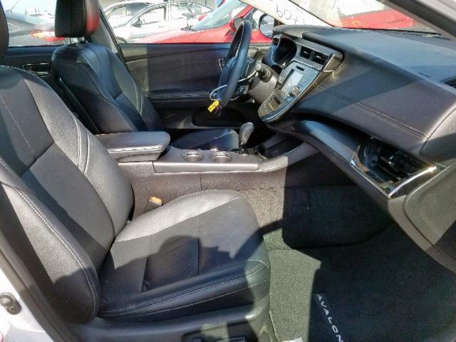 4T1BK1EB9JU265282 - 2018 TOYOTA AVALON XLE WHITE photo 5