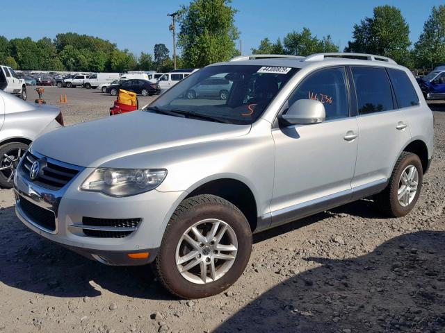 WVGBE77L08D043725 - 2008 VOLKSWAGEN TOUAREG 2 SILVER photo 2