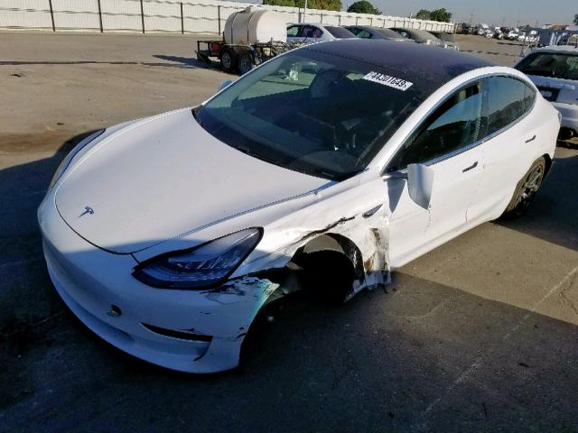 5YJ3E1EBXKF211452 - 2019 TESLA MODEL 3 WHITE photo 2