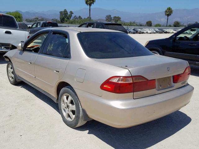 1HGCG5673YA075633 - 2000 HONDA ACCORD SE GOLD photo 3