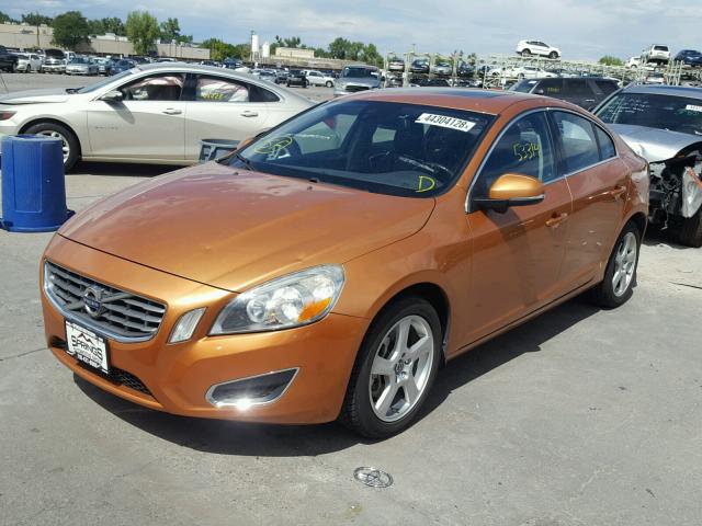 YV1612FS9D2204327 - 2013 VOLVO S60 T5 ORANGE photo 2