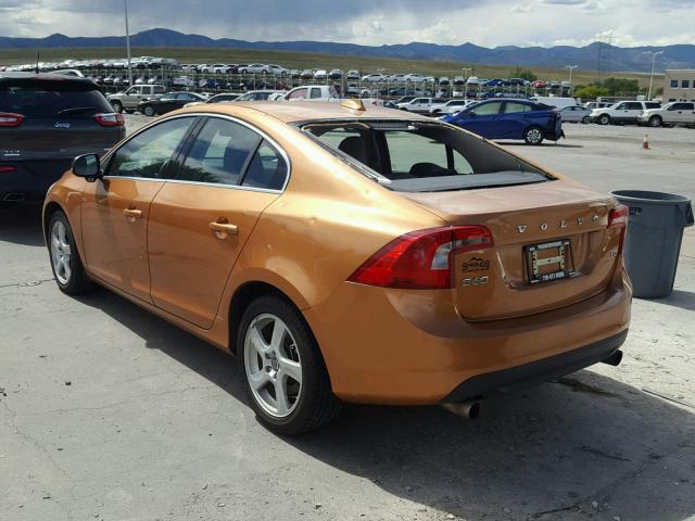 YV1612FS9D2204327 - 2013 VOLVO S60 T5 ORANGE photo 3