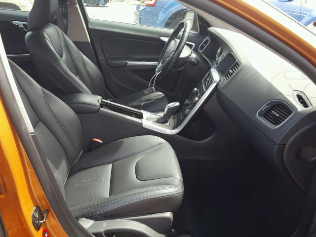 YV1612FS9D2204327 - 2013 VOLVO S60 T5 ORANGE photo 5