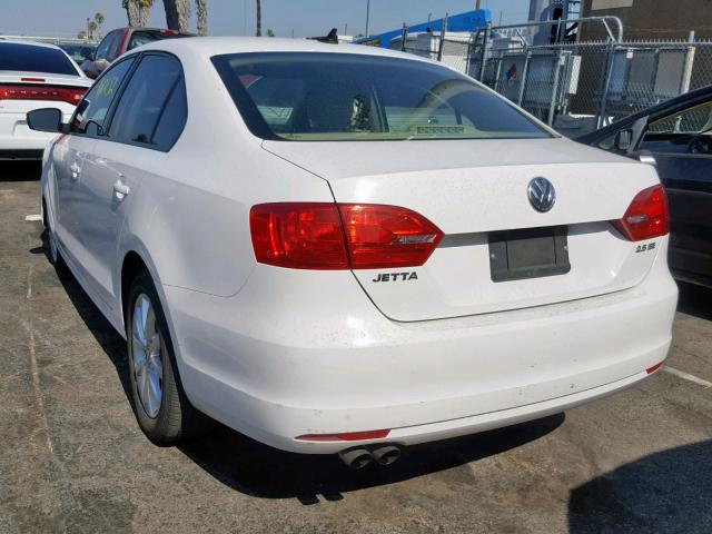 3VWDZ7AJ6BM344890 - 2011 VOLKSWAGEN JETTA SE WHITE photo 3