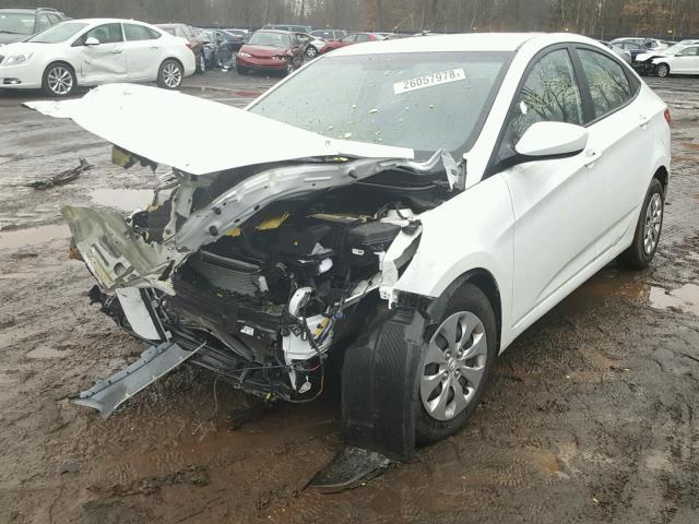 KMHCT4AE3GU959025 - 2016 HYUNDAI ACCENT SE WHITE photo 2