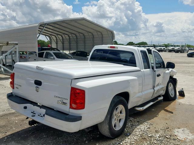 1D7RE3BP5BS695822 - 2011 DODGE DAKOTA SLT WHITE photo 4