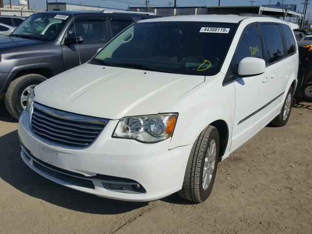 2C4RC1BG0ER270065 - 2014 CHRYSLER TOWN & COU WHITE photo 2