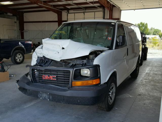 1GTS8AF47B1132719 - 2011 GMC SAVANA G15 WHITE photo 2