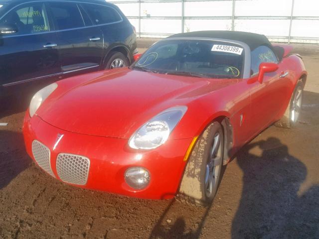 1G2MB35B48Y100949 - 2008 PONTIAC SOLSTICE RED photo 2