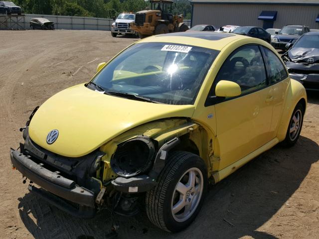 3VWDD21C8YM463293 - 2000 VOLKSWAGEN NEW BEETLE ყვითელი ფოტო 2