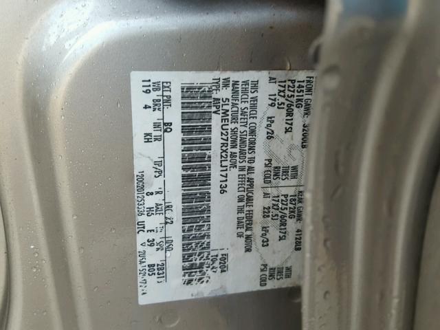 5LMEU27RX2LJ17136 - 2002 LINCOLN NAVIGATOR 银色 照片 10