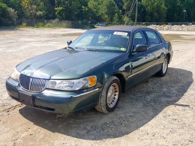 1LNFM81W9WY674248 - 1998 LINCOLN TOWN CAR E GREEN photo 2