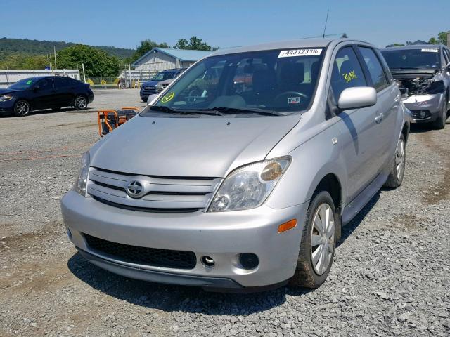 JTKKT624650081542 - 2005 TOYOTA SCION XA SILVER photo 2