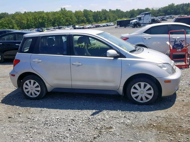 JTKKT624650081542 - 2005 TOYOTA SCION XA SILVER photo 9