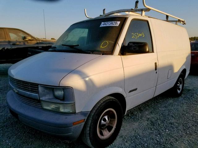 1GCDM19W0YB111134 - 2000 CHEVROLET ASTRO WHITE photo 2