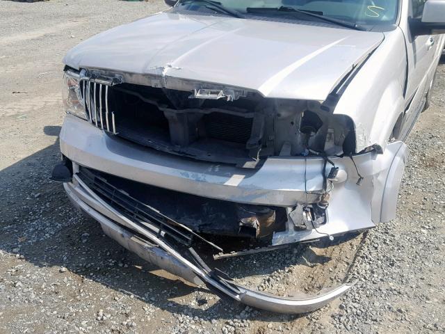 5LMFU285X6LJ22780 - 2006 LINCOLN NAVIGATOR SILVER photo 9