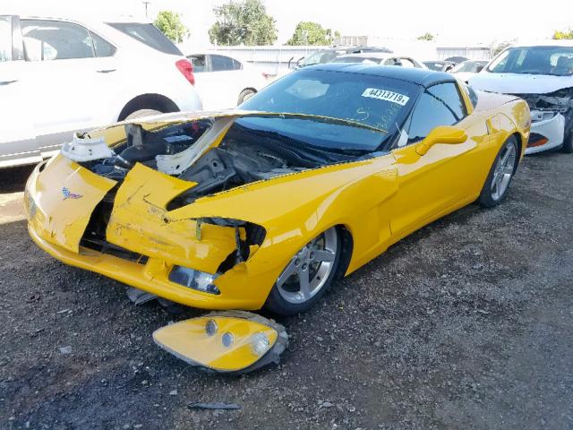 1G1YY24U755107537 - 2005 CHEVROLET CORVETTE YELLOW photo 2