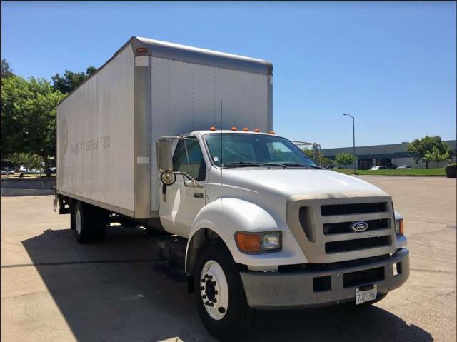 3FRNF65N64V685648 - 2004 FORD F650 SUPER WHITE photo 2