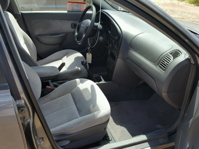 KNAFB121935220015 - 2003 KIA SPECTRA BA GRAY photo 5