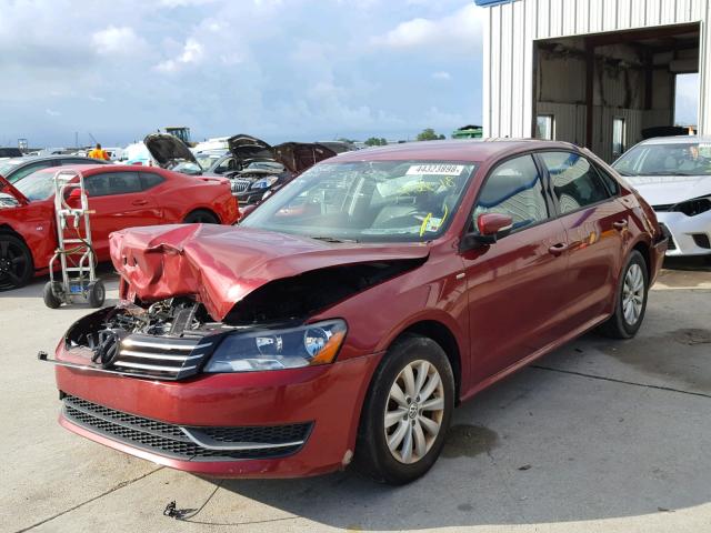 1VWAT7A33FC031552 - 2015 VOLKSWAGEN PASSAT S RED photo 2