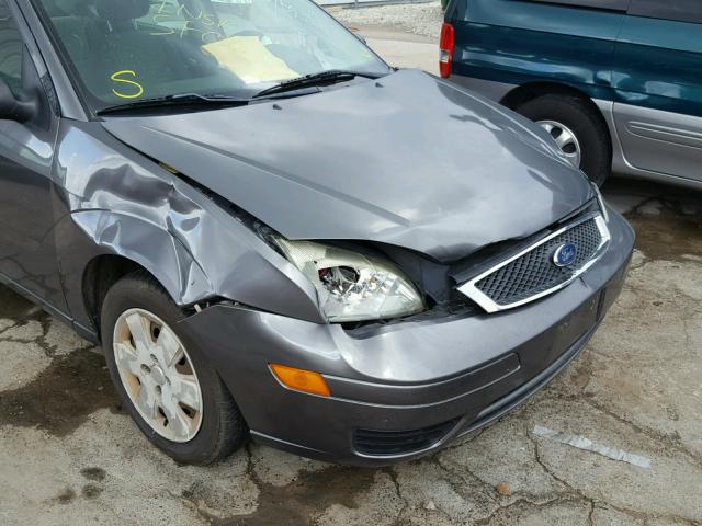1FAFP34N66W179220 - 2006 FORD FOCUS ZX4 GRAY photo 9