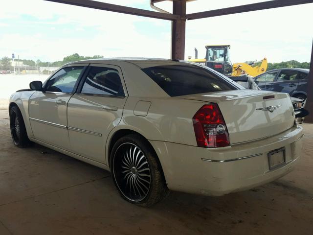 2C3KA53V09H607376 - 2009 CHRYSLER 300 TOURIN WHITE photo 3