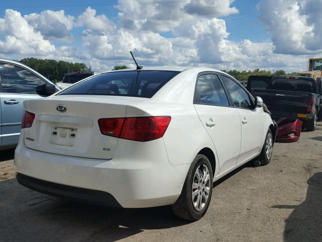 KNAFU4A21B5382516 - 2011 KIA FORTE EX WHITE photo 4