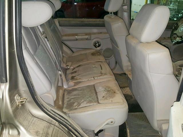 1J8HG58N56C302864 - 2006 JEEP COMMANDER TAN photo 6