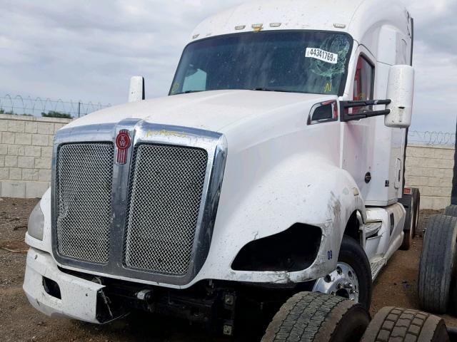 1XKYD49X0EJ409166 - 2014 KENWORTH CONSTRUCTI WHITE photo 2