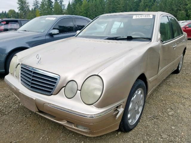 WDBJF65J4YA984152 - 2000 MERCEDES-BENZ E 320 TAN photo 2