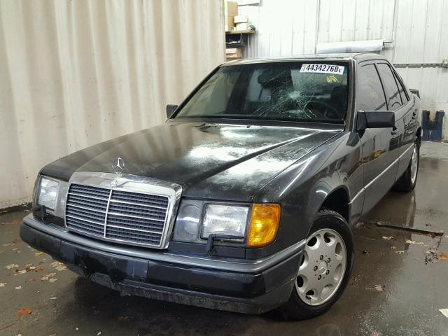 WDBEA34E1NB771684 - 1992 MERCEDES-BENZ 400 E CHARCOAL photo 2